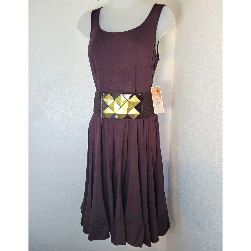 Women's Brown A-Line Belted Knee Dress Scoop Neck Sz 8 NUE by Shani - Read